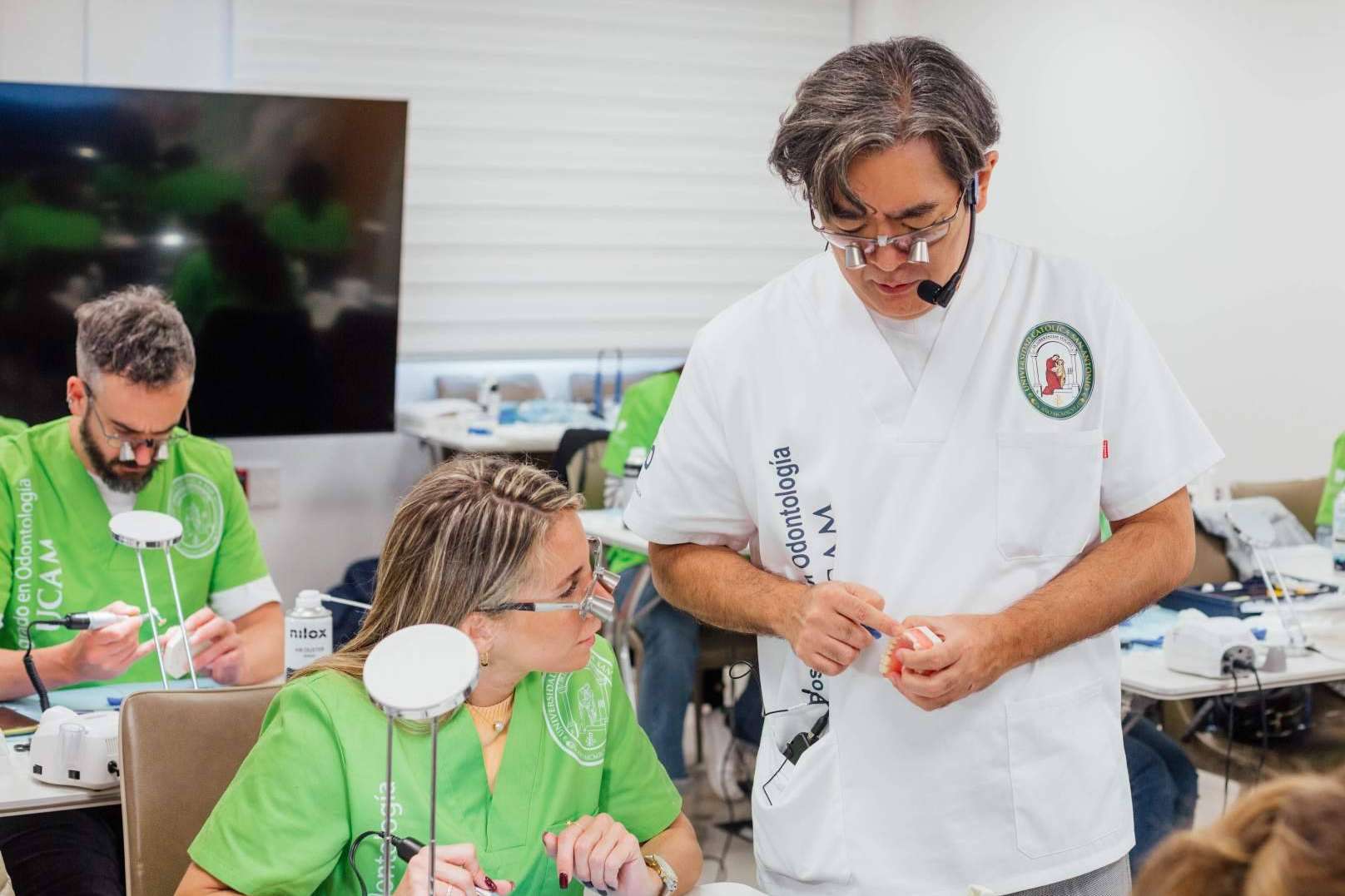 Cómo seleccionar el postgrado adecuado en odontología