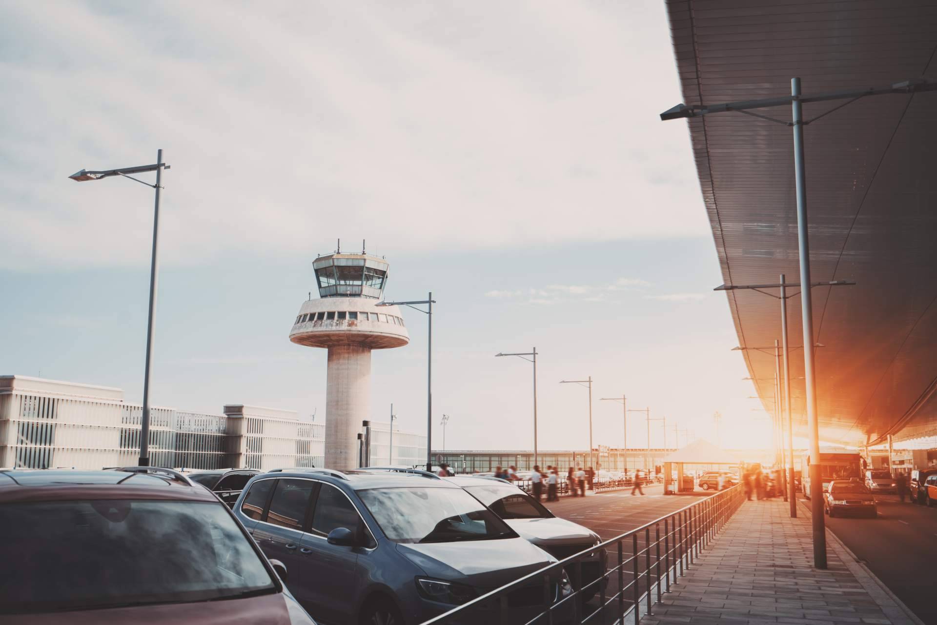 Todas las ventajas del servicio de parking aeropuerto Alicante de Apárcalo