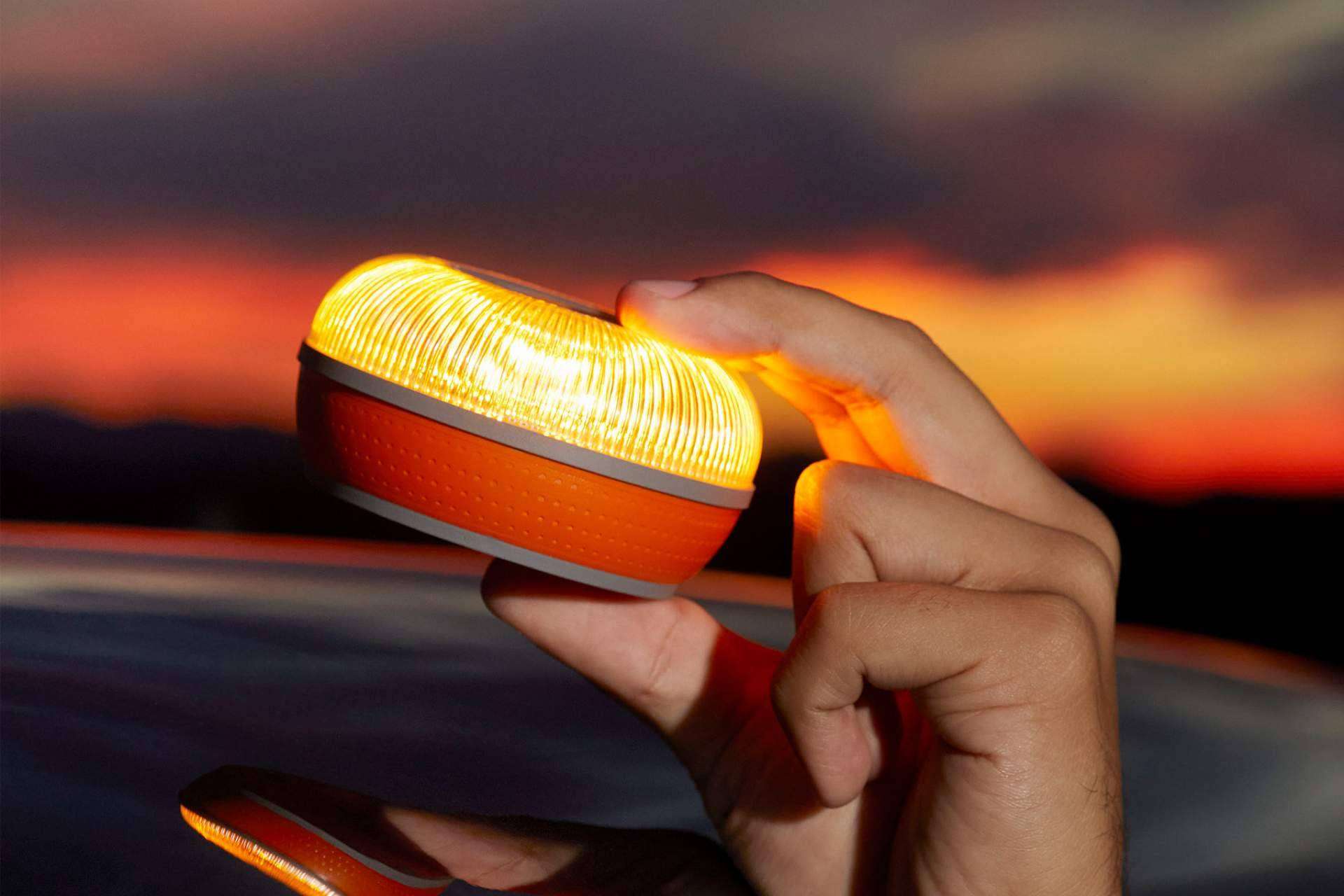 La conectividad avanzada de FlashLED redefine el concepto de seguridad vial en carretera