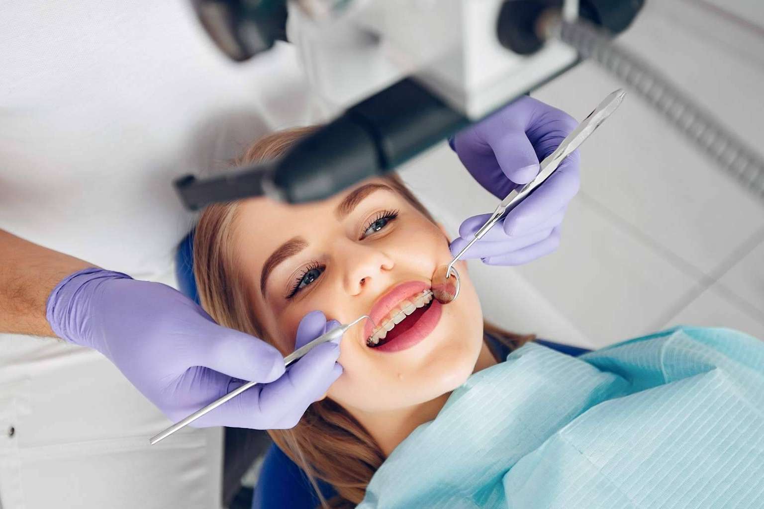 La clínica maxilofacial Calvo de Mora ofrece servicios que cubren todas las áreas de salud bucodental