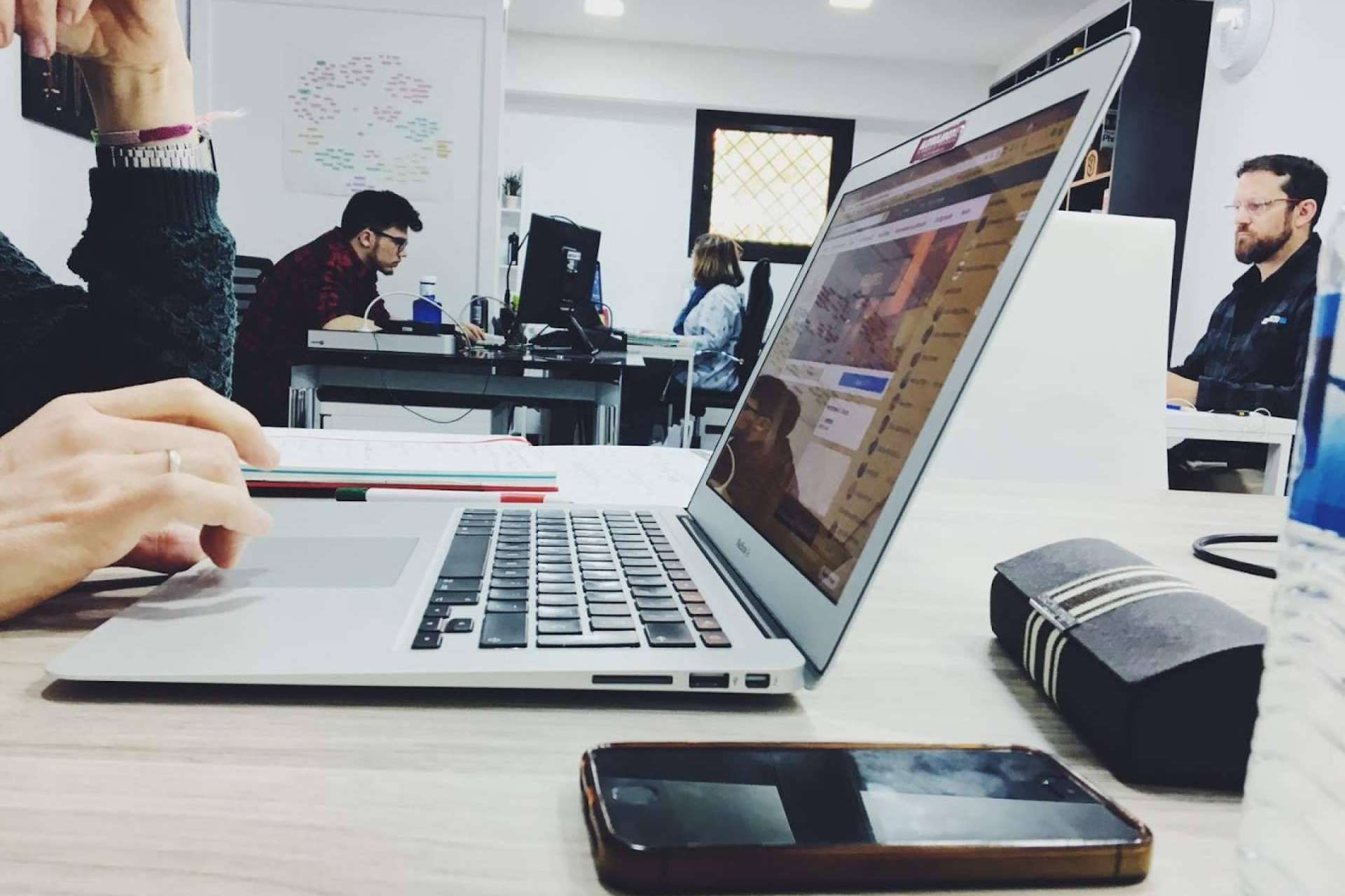 Alotrolado es una agencia de marketing en Extremadura que cumple 10 años de trayectoria