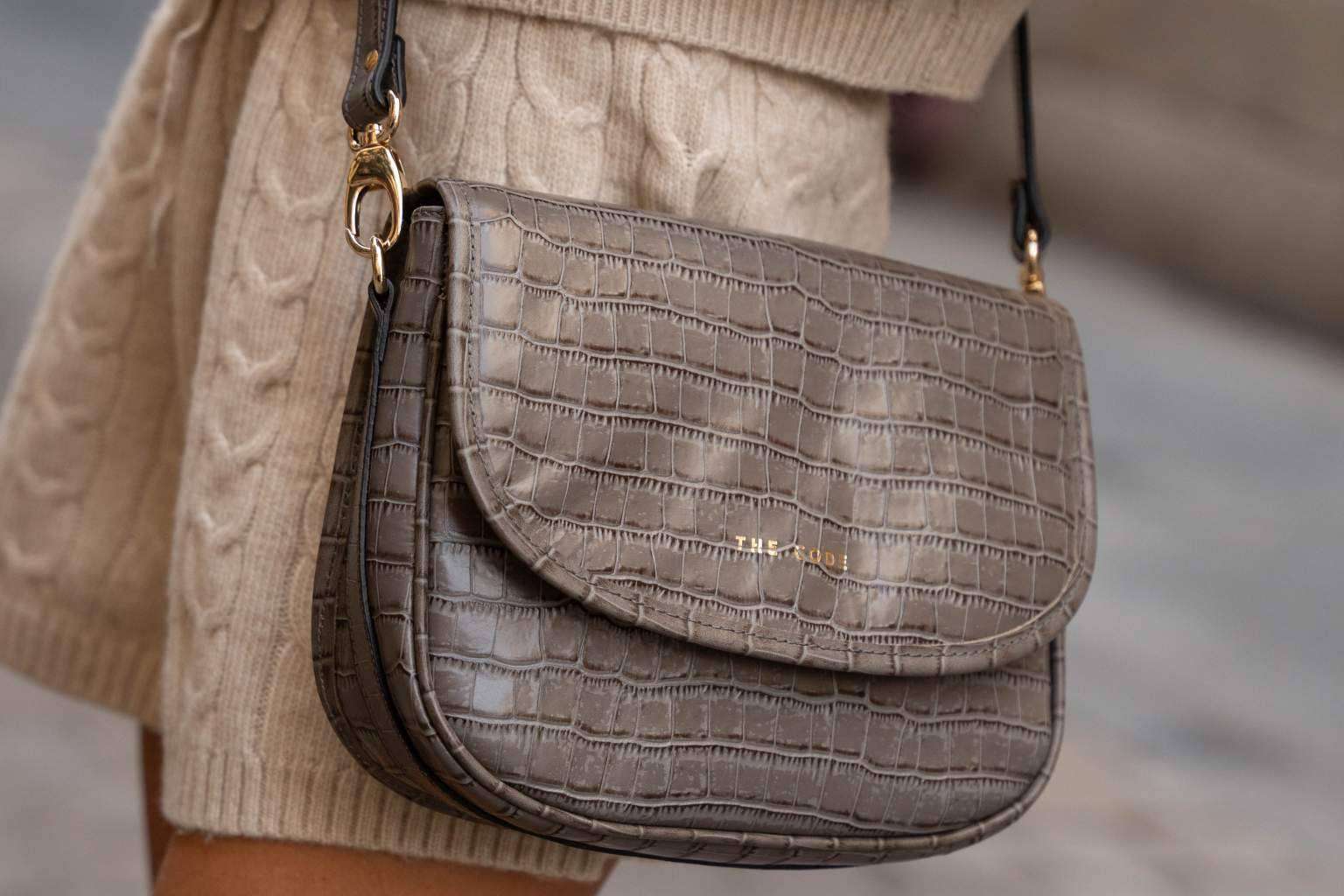 The Code presenta su nueva colección de bolsos; elegancia y artesanía en cada diseño para el otoño