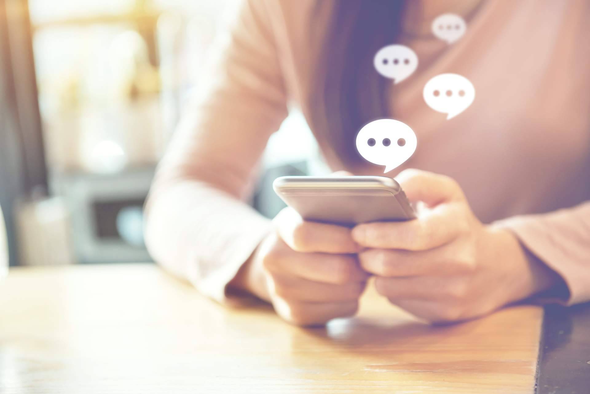 Chat Sevilla en Chats Infinitos, conexión gratis y 220 salas temáticas