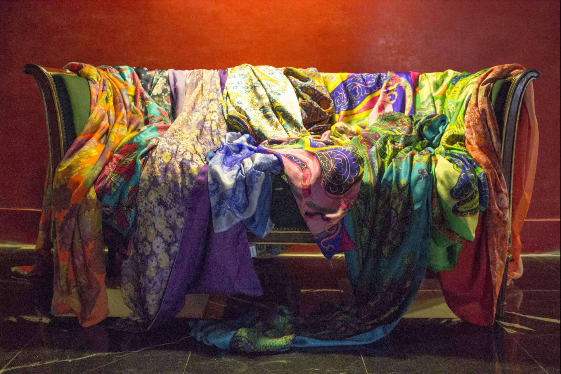 Tienda online especializada en la venta de kimonos a medida, fulares y pañuelos de seda y bufandas de mujeren Zaragoza