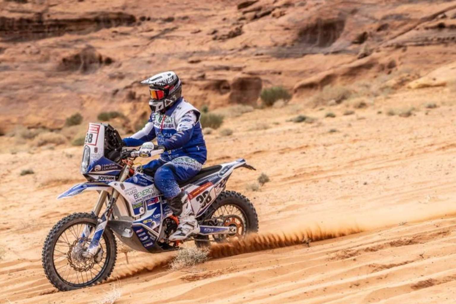 ADHESIVOSEMBARRADOS impulsa la personalización en adhesivos para moto