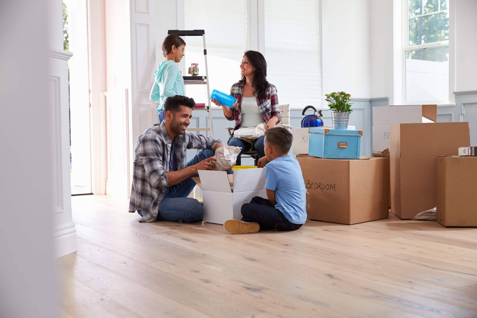 Arraigo social y sociolaboral, regulaciones esenciales para extranjeros