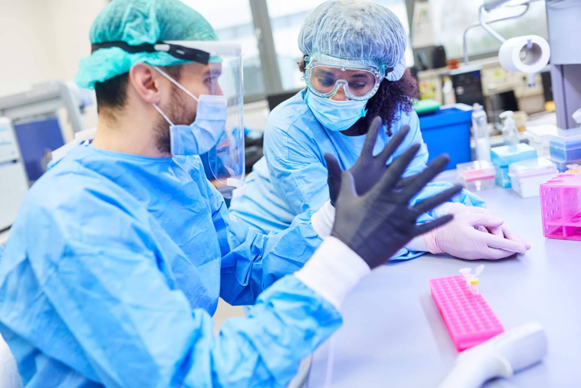 Seguridad en laboratorios, equipos de protección microbiológica y química de Pidiscat