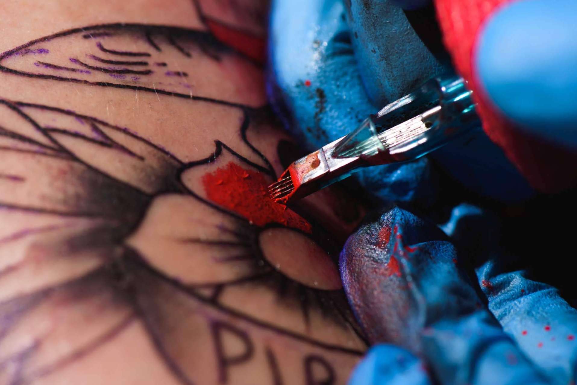 El estilo de tatuajes Fine Line; elegancia y minimalismo