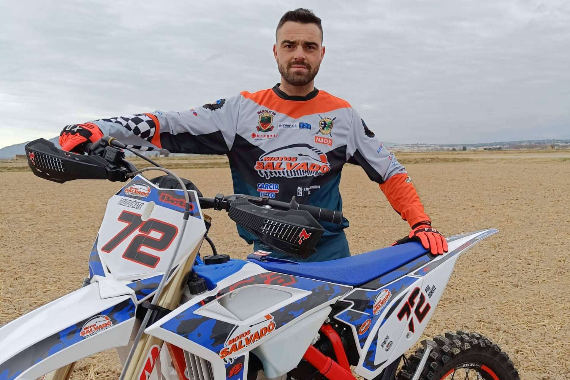 ADHESIVOSEMBARRADOS, soluciones personalizadas en adhesivos y plásticos para motos off-road