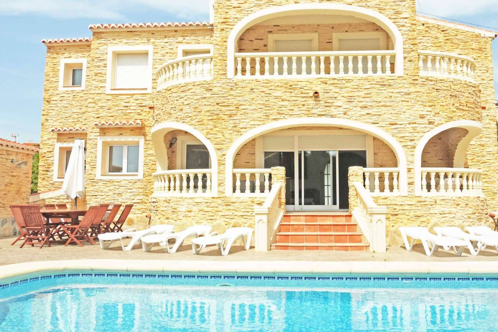 Estancias de calidad en exclusivos apartamentos en Calpe, la propuesta de Alquileres Agatha Martínez Soria