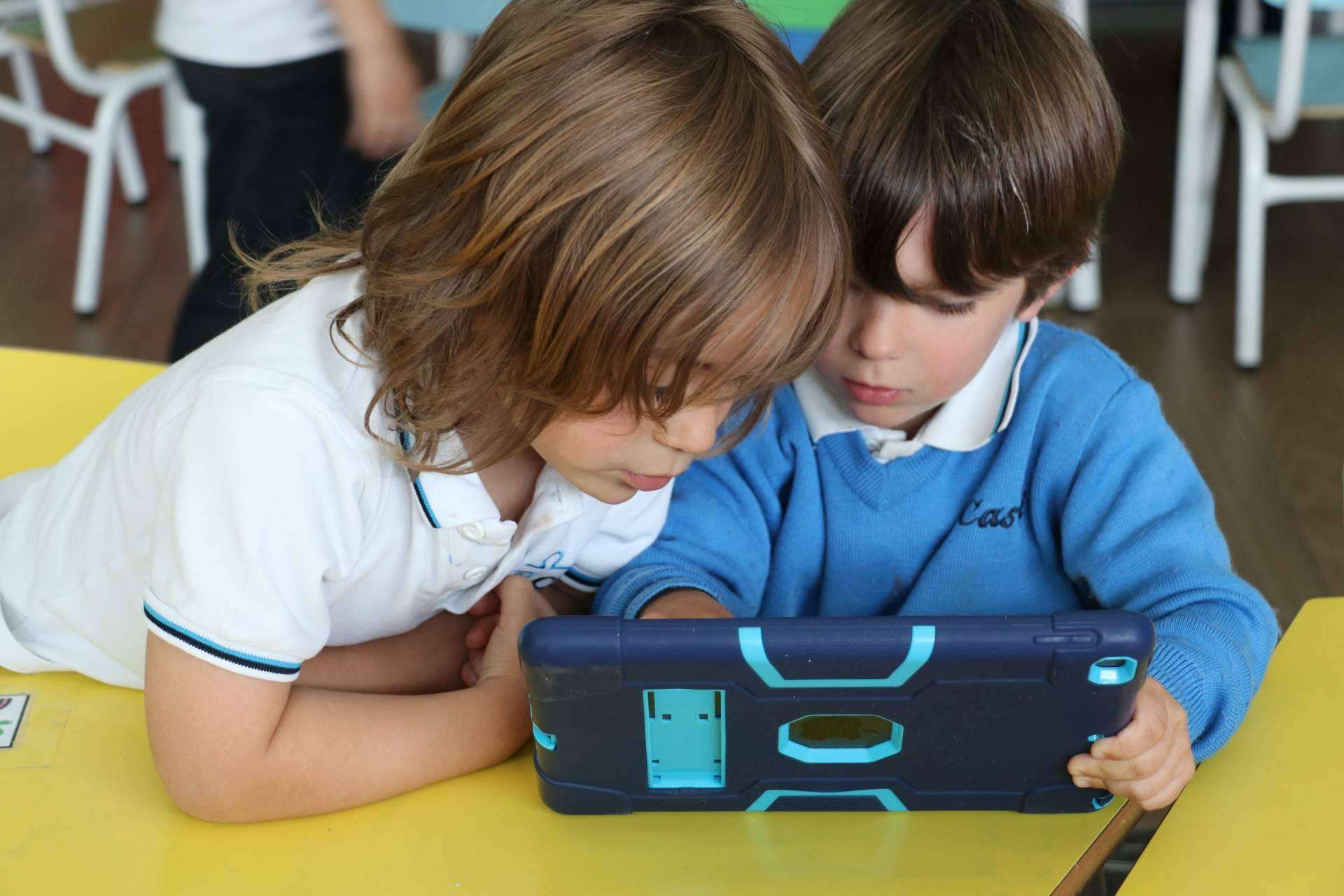 Cómo abordar la IA correctamente en el aula, por Casvi International American School