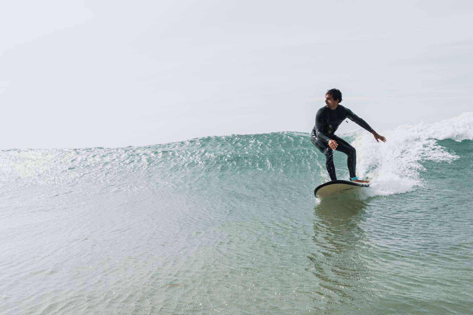 Fly, la marca española que busca liderar el surf de aprendizaje