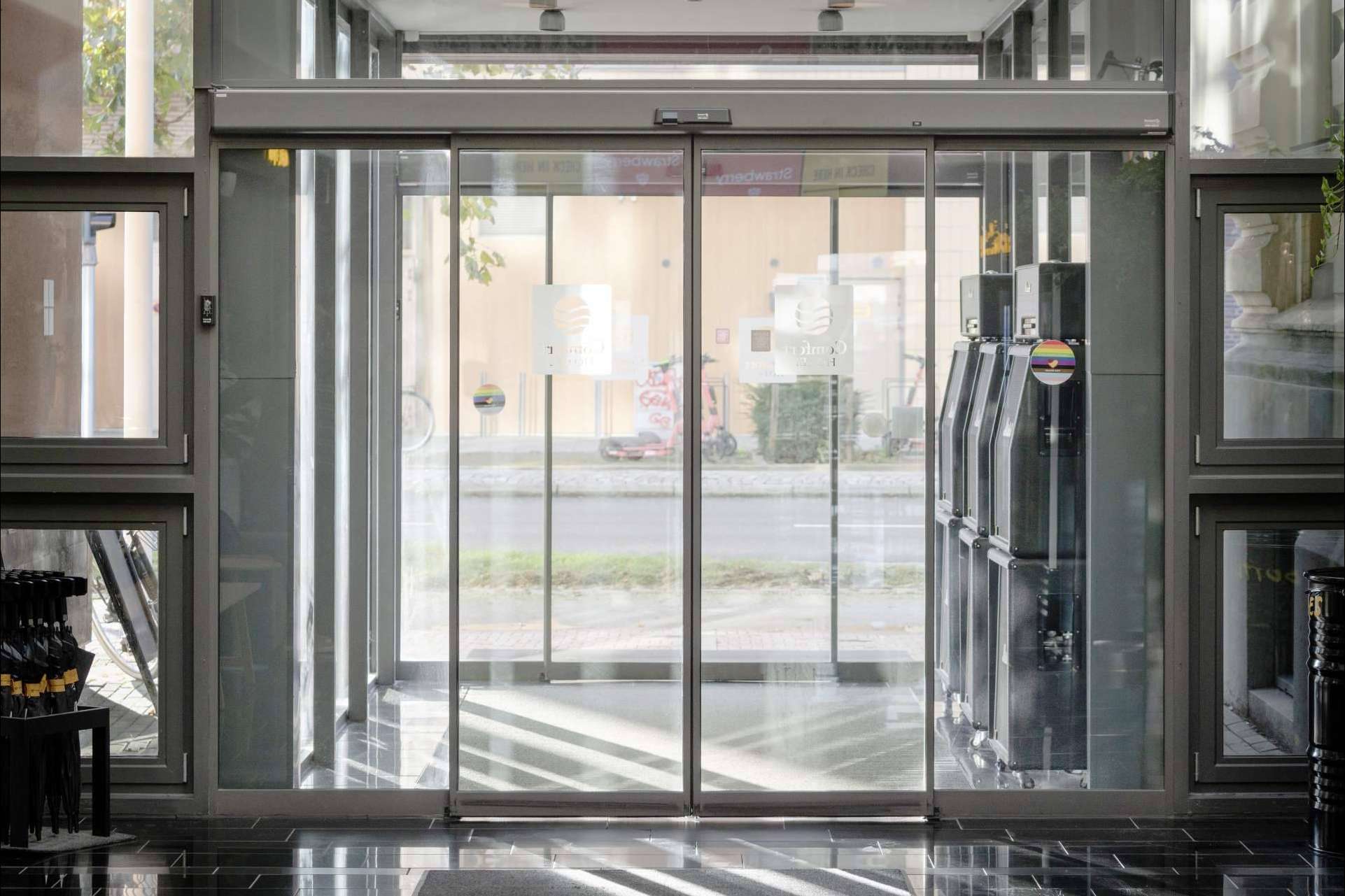 Puertas automáticas, clave en la eficiencia energética de comercios y edificios públicos