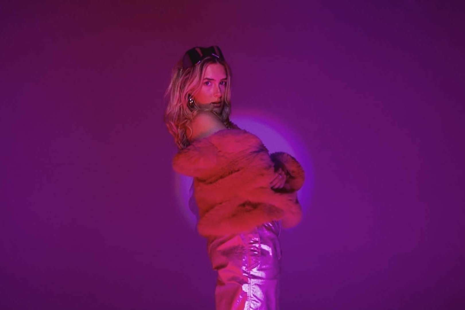 La voz cálida y poderosa de Seytha llega para quedarse; descubrir su autenticidad arrolladora