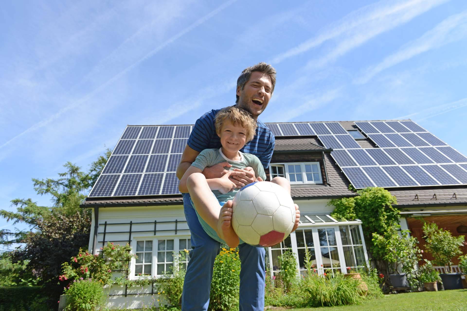 La zona fotovoltaica de Celéctricos incorpora nuevas soluciones para instalaciones solares seguras