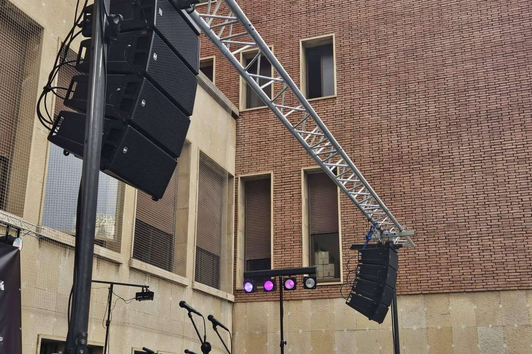 Tendencias en alquiler de equipos de sonido para eventos al aire libre con ASB Audiovisuals