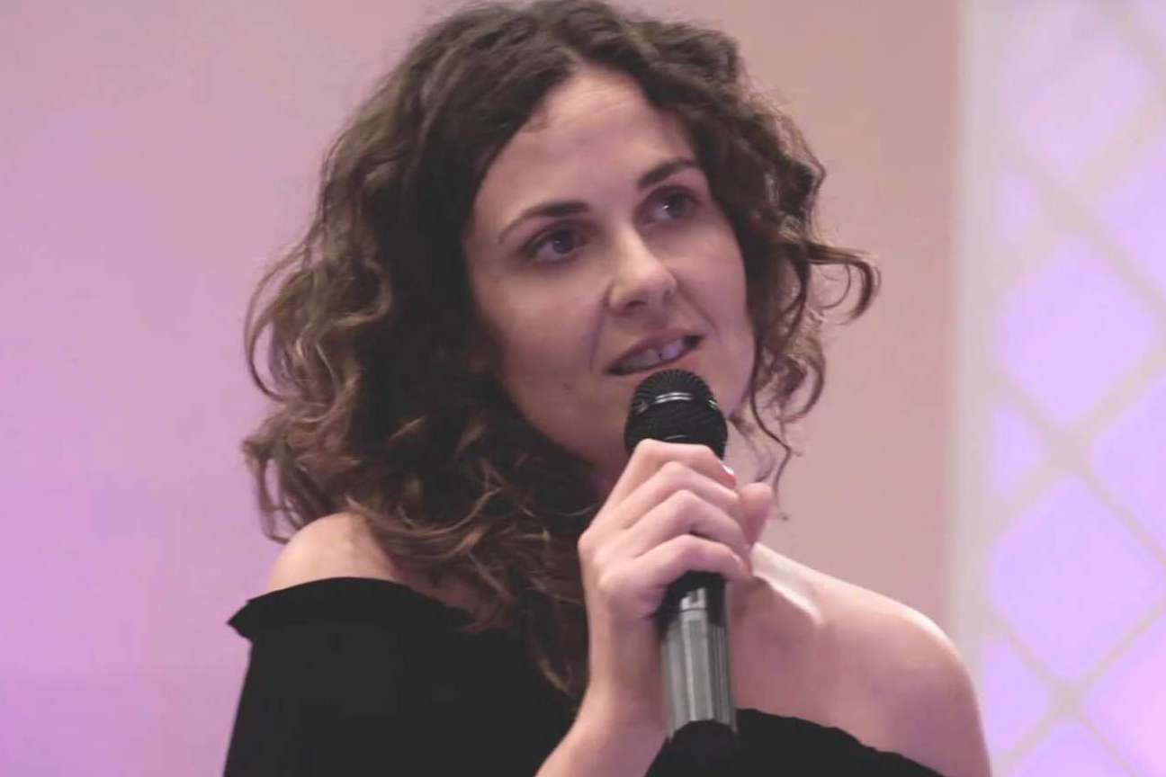 Silvia Valdés presenta curso de oratoria online para ser un ponente seguro y convincente