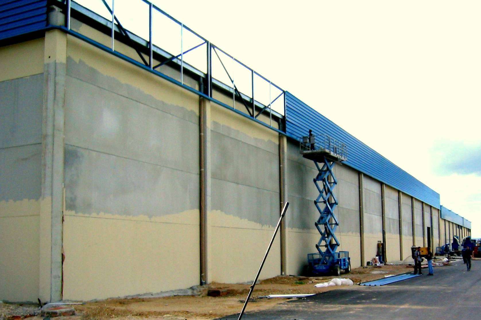 Aplicación de pintura industrial en grandes superficies con garantía técnica de Serviarnau