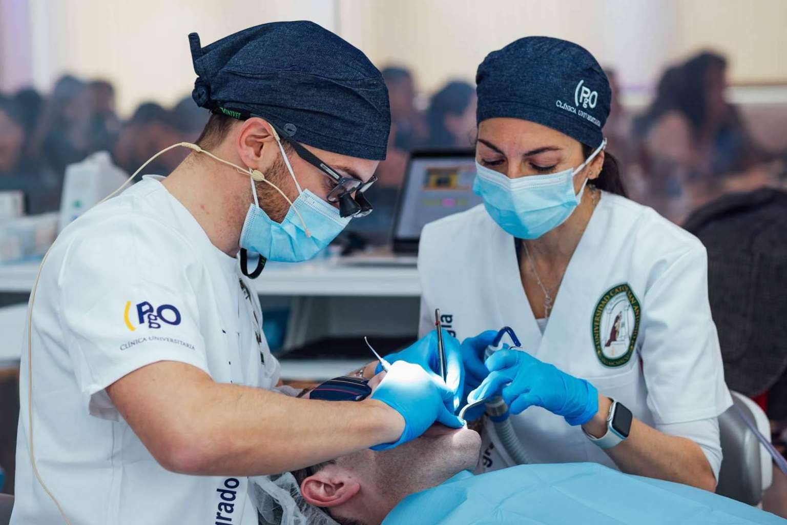 Especialización en odontología con PgO UCAM