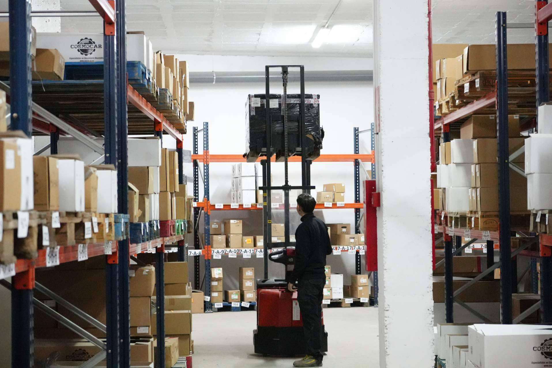 Cosmocar amplía su servicio post-venta con más de medio millón de referencias en stock