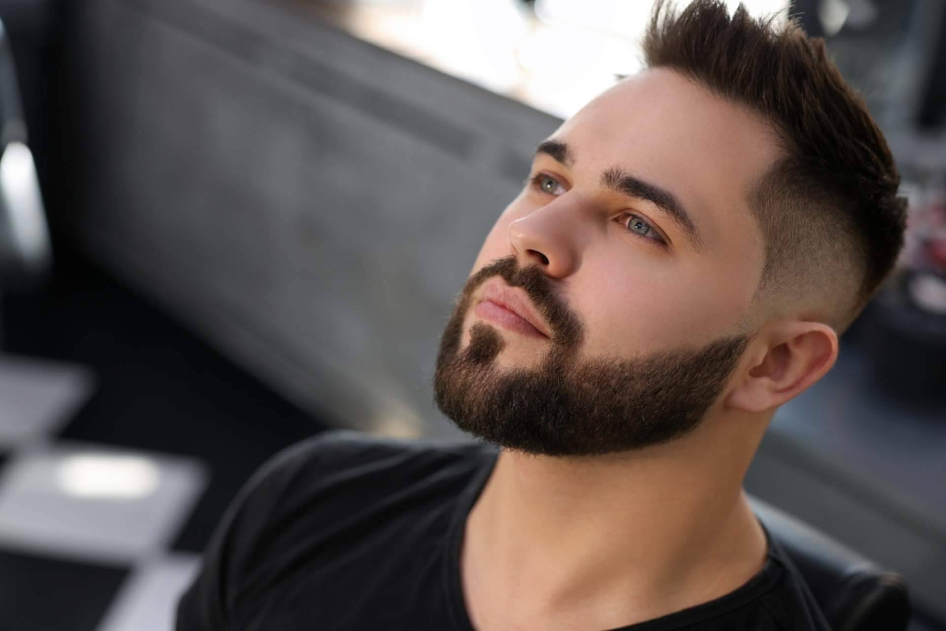 His Barbería marca las pautas de estilo en cortes y barbas para este verano