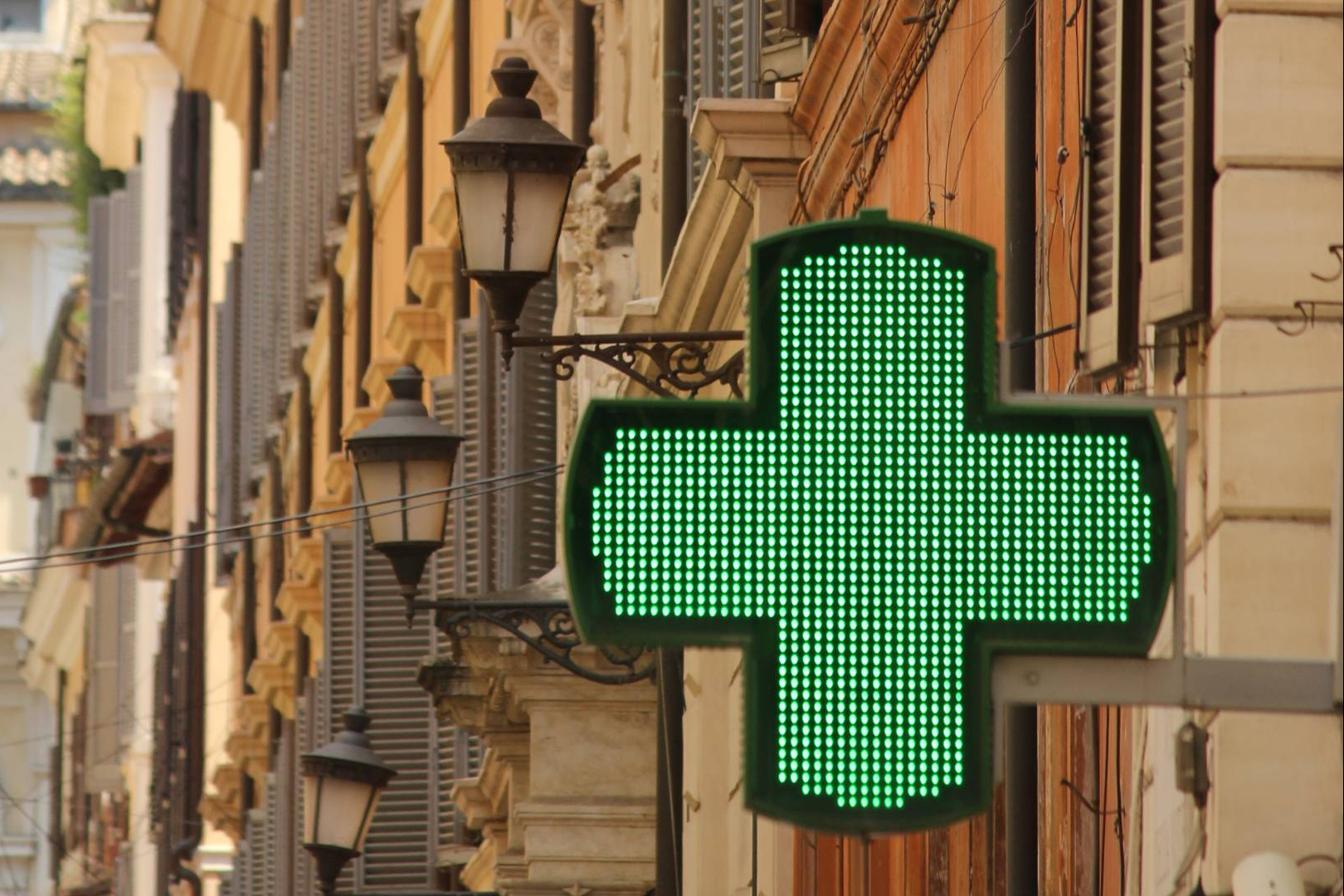 Urbagesa Farmacias, referencia en la intermediación para comprar y vender farmacias en España
