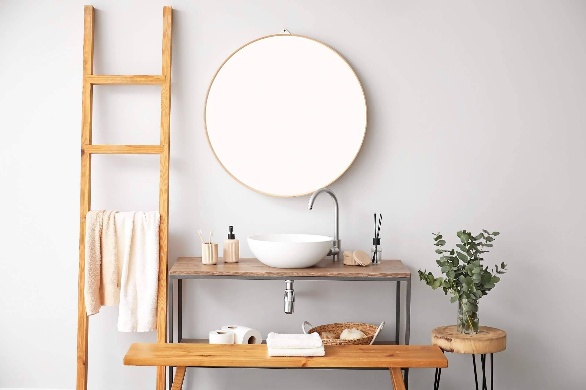 Guía para seleccionar el espejo de baño más adecuado según espacio, iluminación y diseño