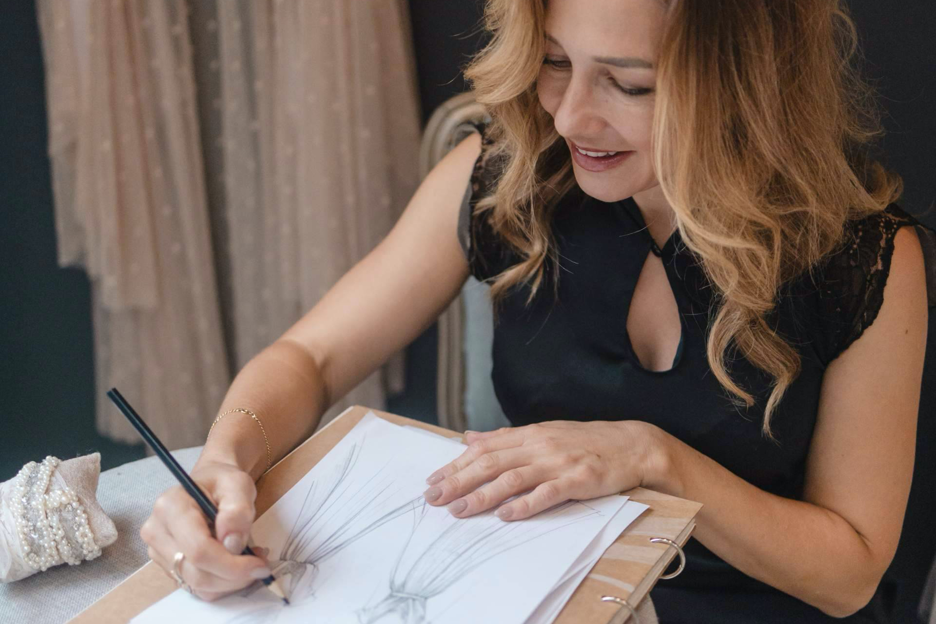 El Atelier Aleksandra Budnik se afianza en Barcelona como referente en vestidos de novia a medida con sello artístico