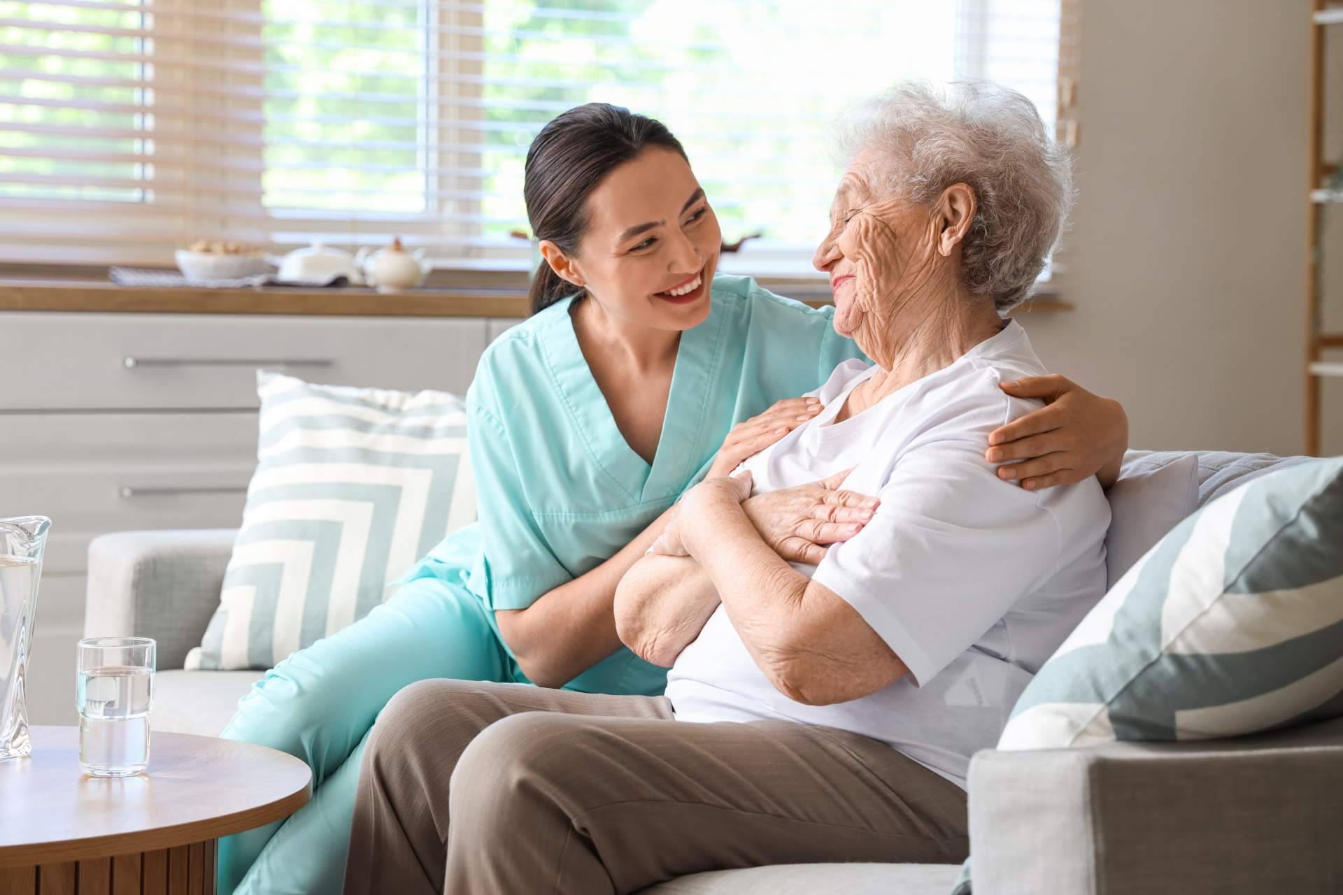 Estimulación cognitiva en personas con Alzheimer; 5 razones para reforzarla en el hogar