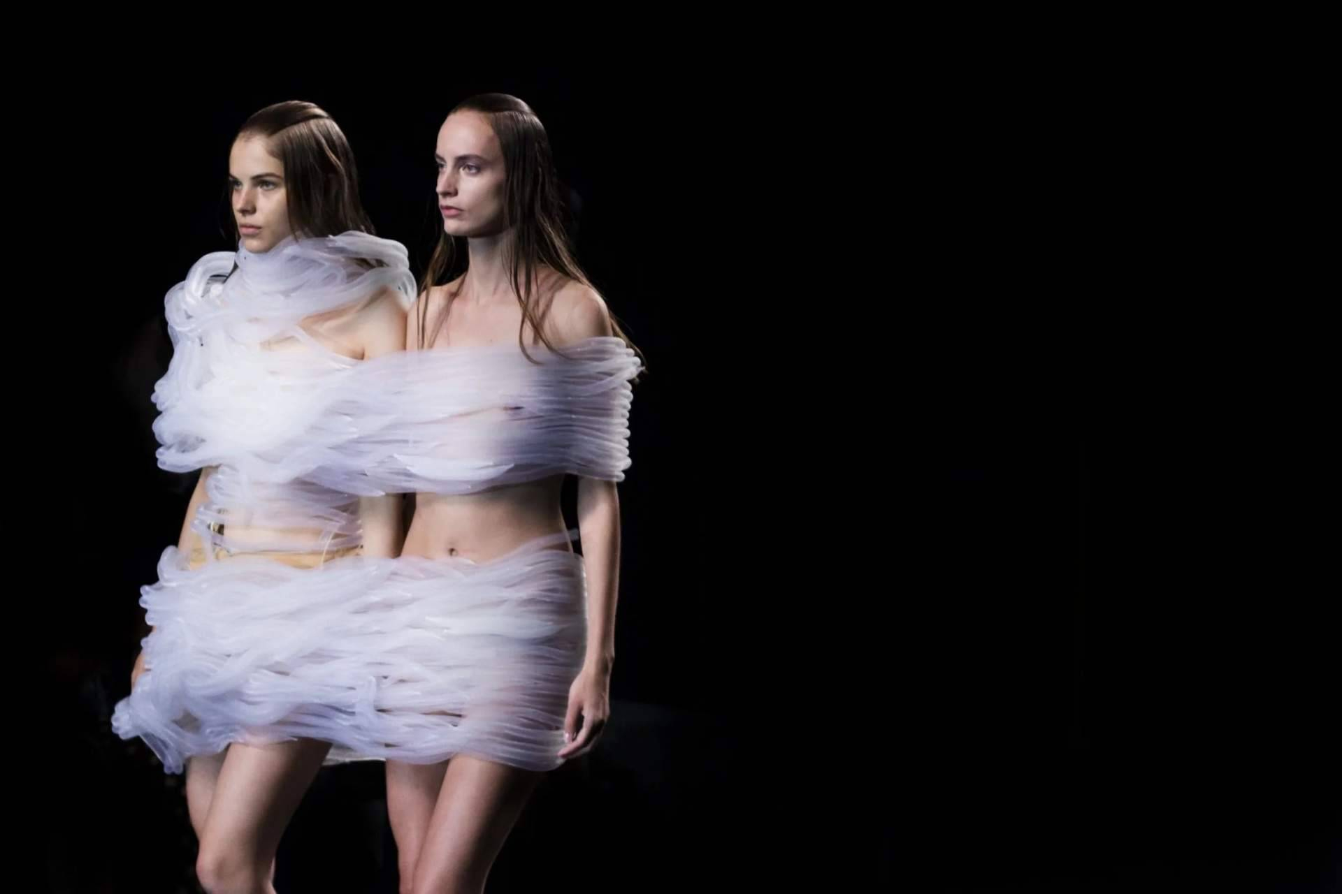 Wearable art y moda experimental, así son las nuevas propuestas conceptuales de Buj Studio