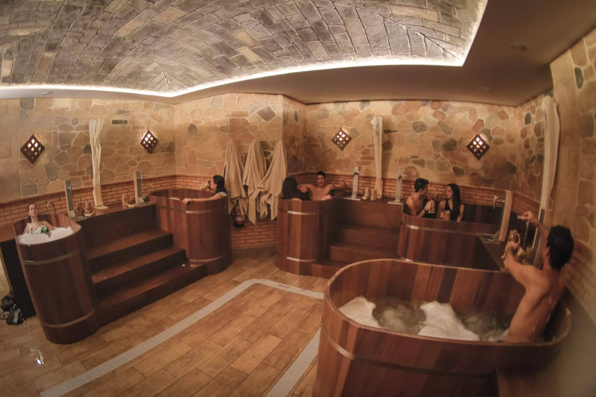 El spa de cerveza, el regalo original del momento; bonos personalizables de Beer Spa