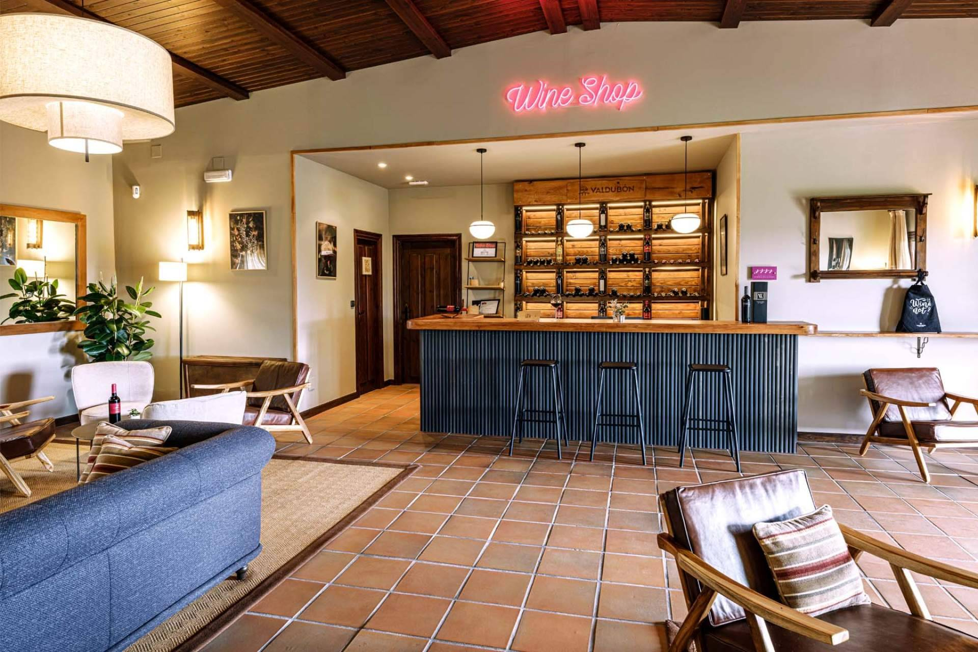 Interiorismo que conecta marca y cliente; así transforma INDAStudio restaurantes y bodegas en Barcelona