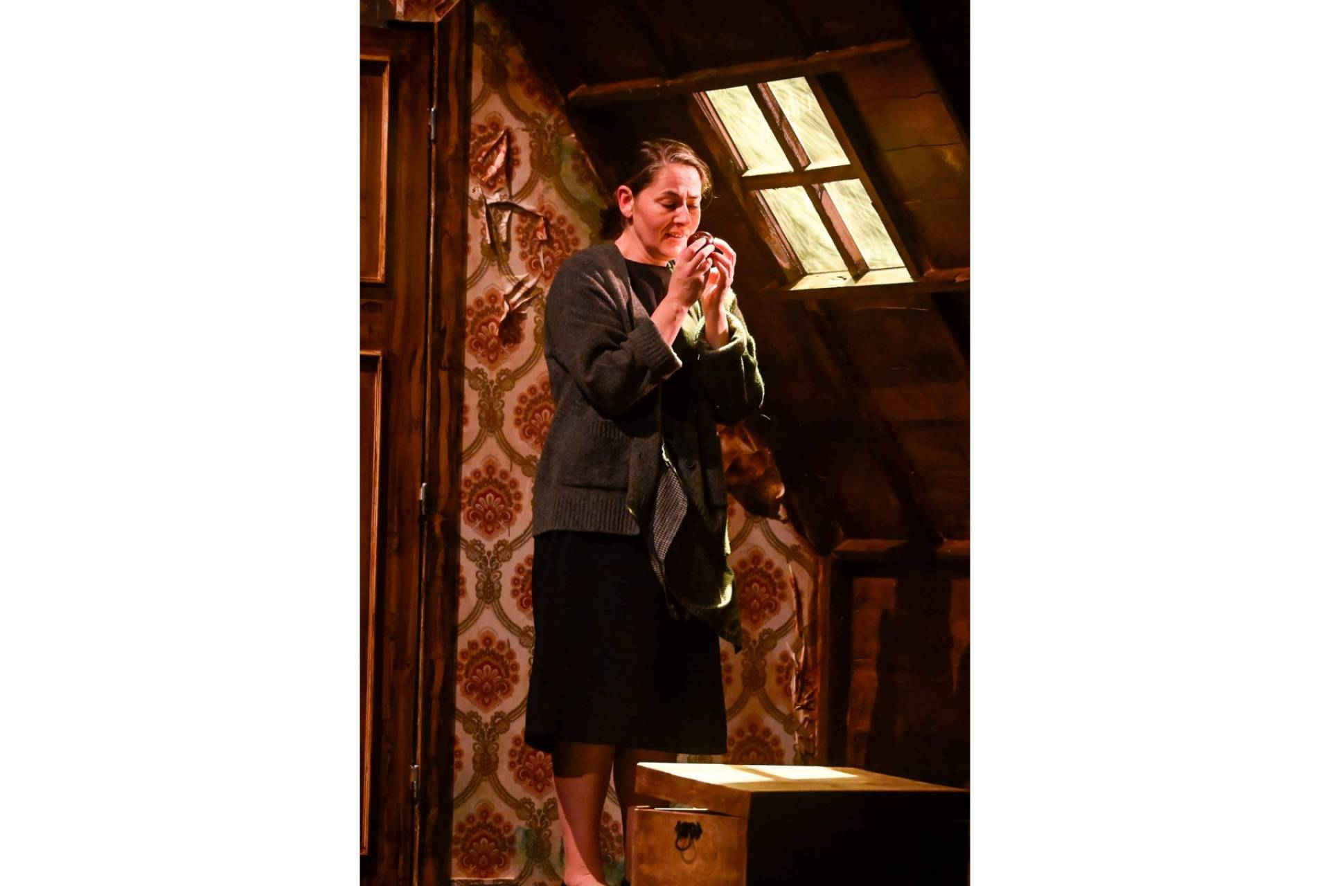 El Teatro Jovellanos vibra con el estreno de 'Memoria de la nisal', de la compañía Adrián Conde