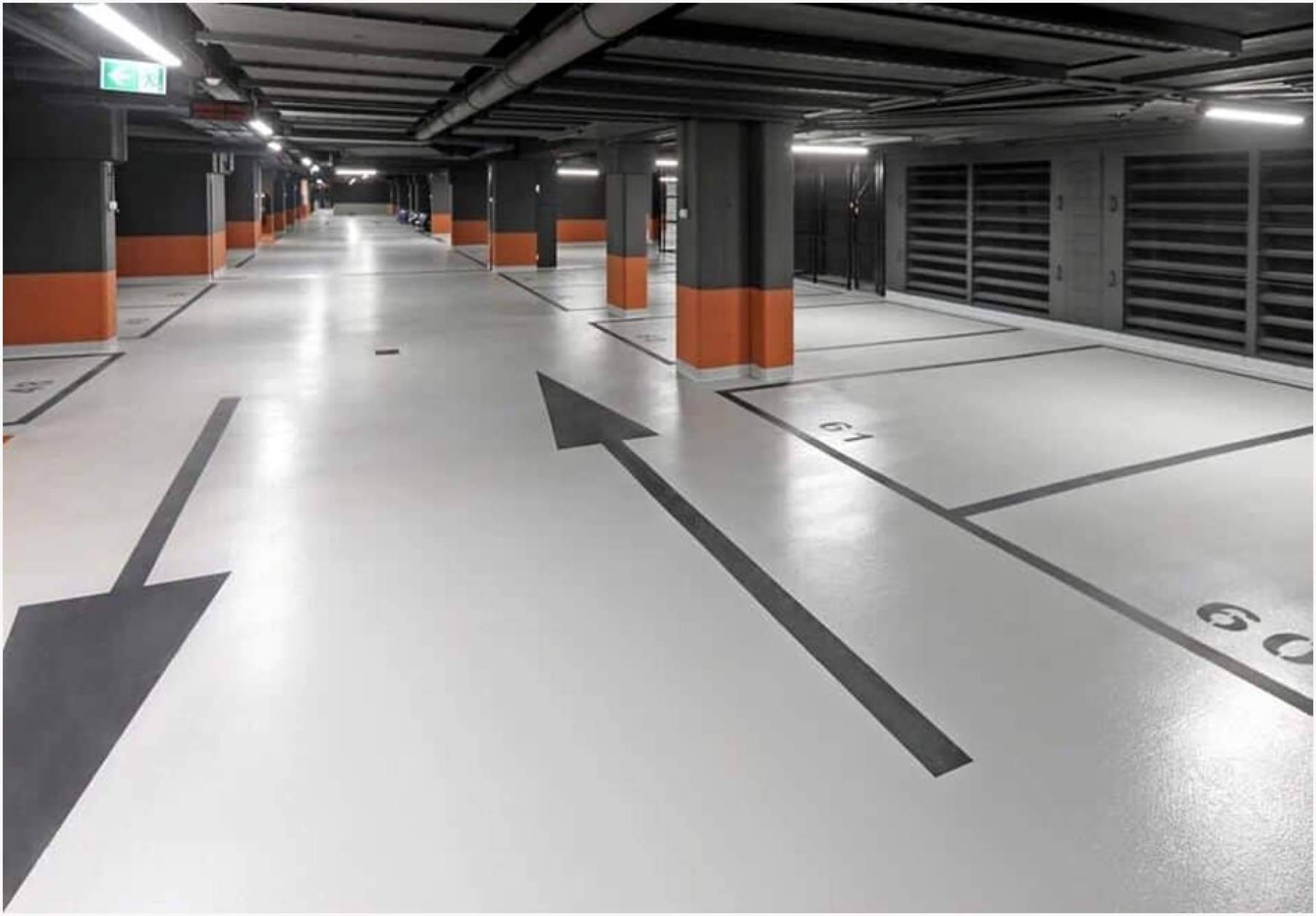 Ventajas de los pavimentos continuos de resina en naves industriales y parkings