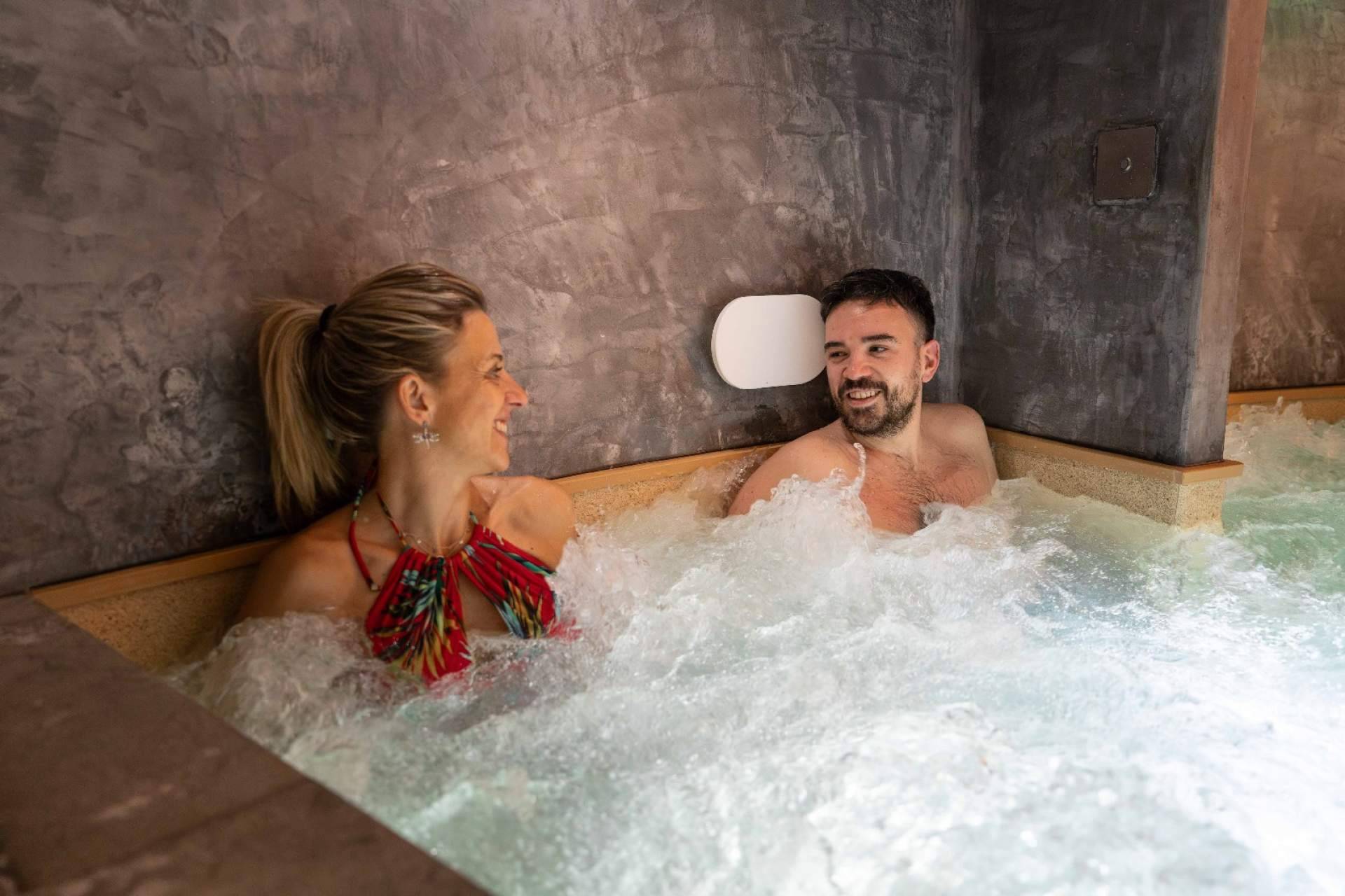 Regala bienestar en Navidad; bonos Ges Spa para parejas y familia