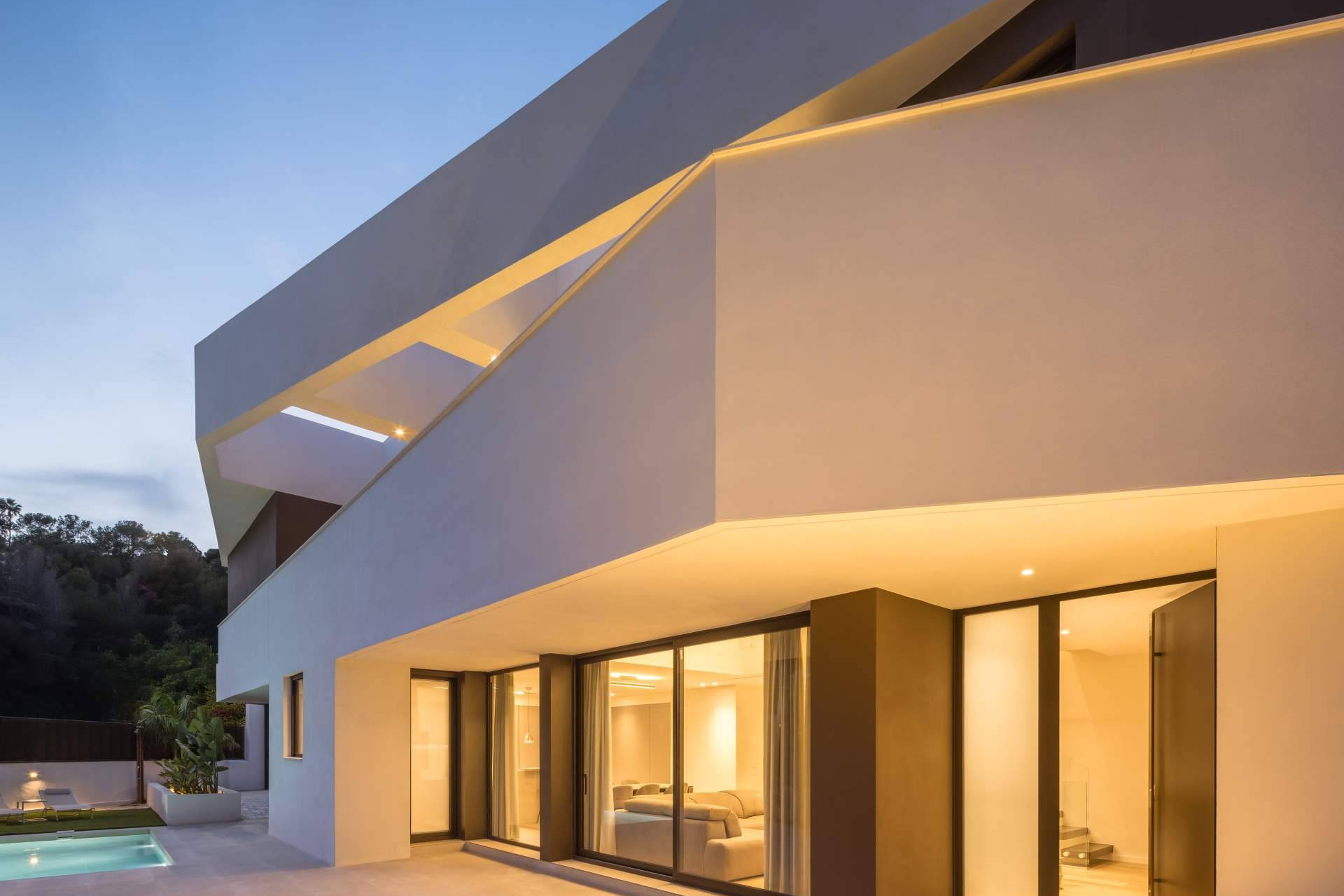 Casa Nexo, transformar la limitación en arquitectura; el caso de una parcela imposible