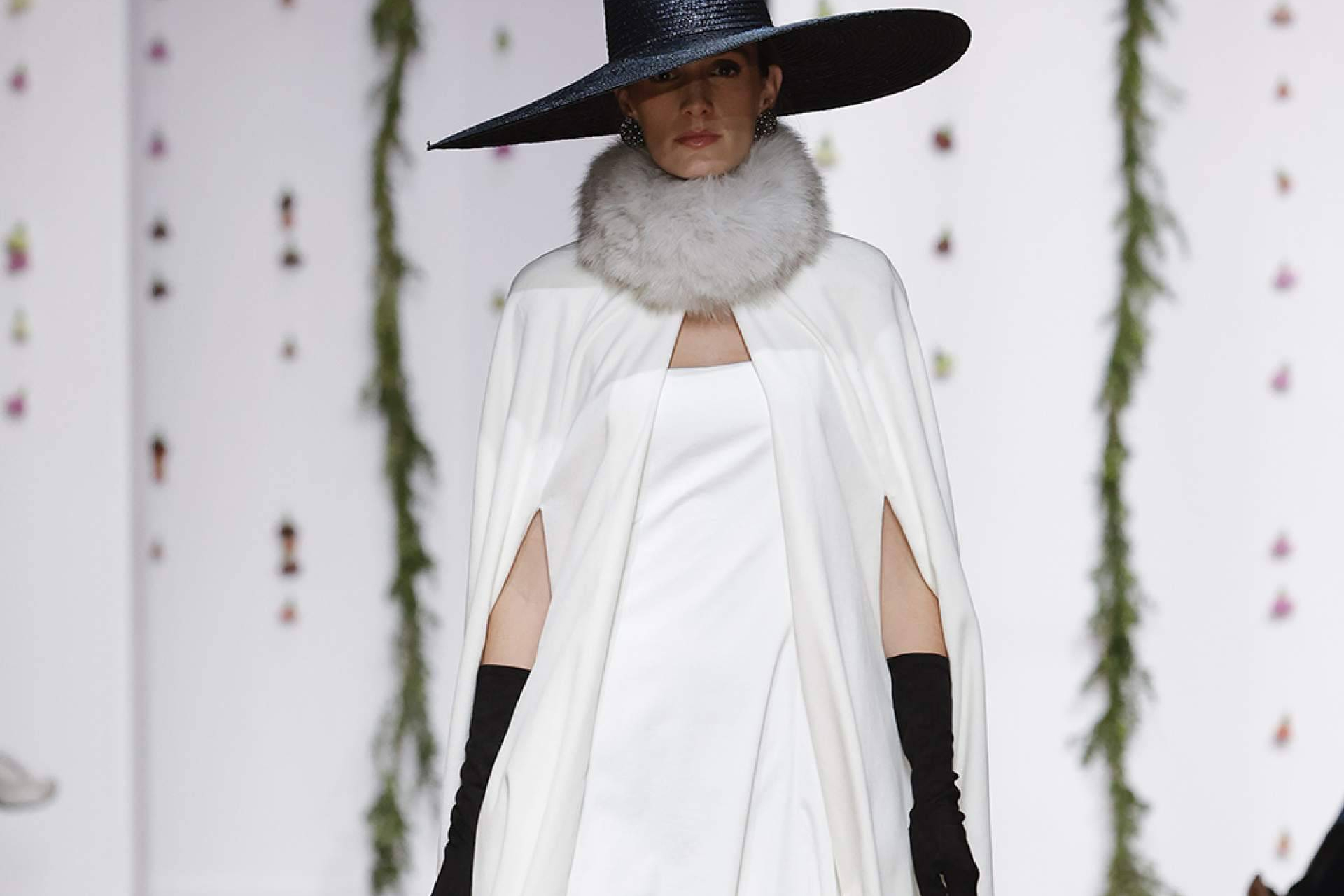 Capas Capicúa lanza su colección nupcial en la pasarela Atelier Couture 2025