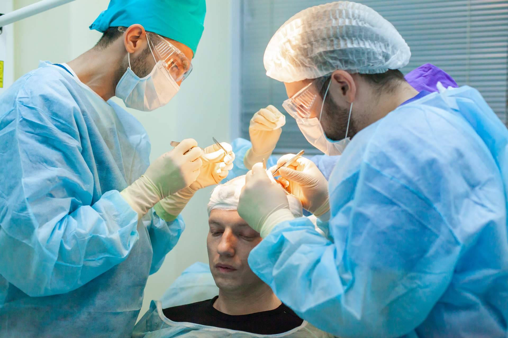 Técnica de trasplante capilar con densidad máxima y efecto natural, últimas plazas en Clínica Capilar Mora