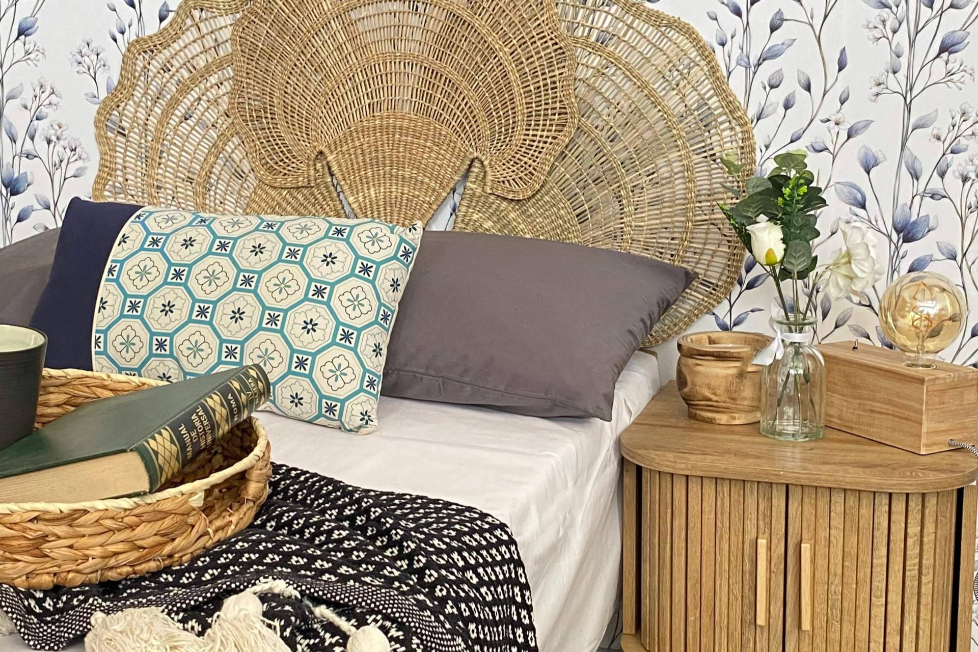 Hogar y Más comercializa decoración, textil y muebles con envíos rápidos y promociones exclusivas