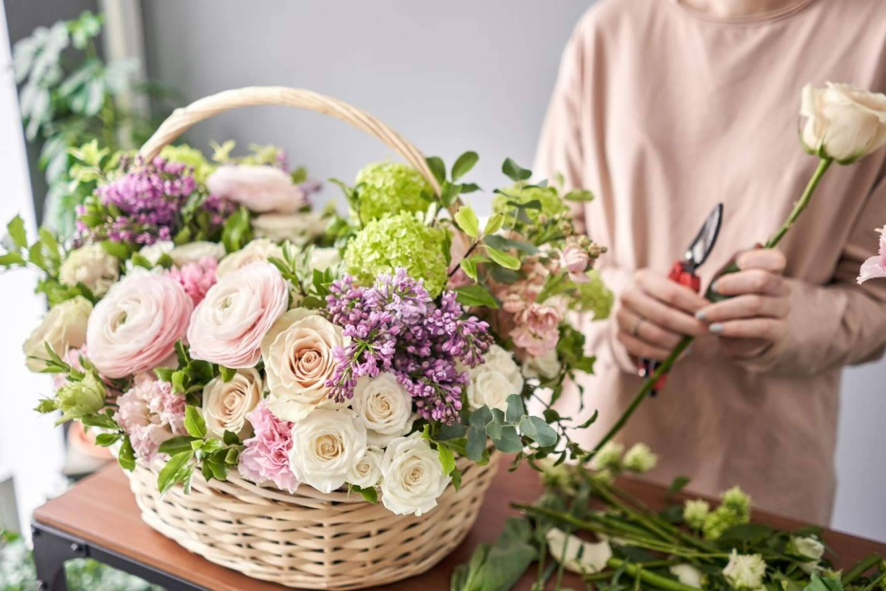 La Rosa de Oro consolida su presencia como floristería online con servicio propio en Sevilla