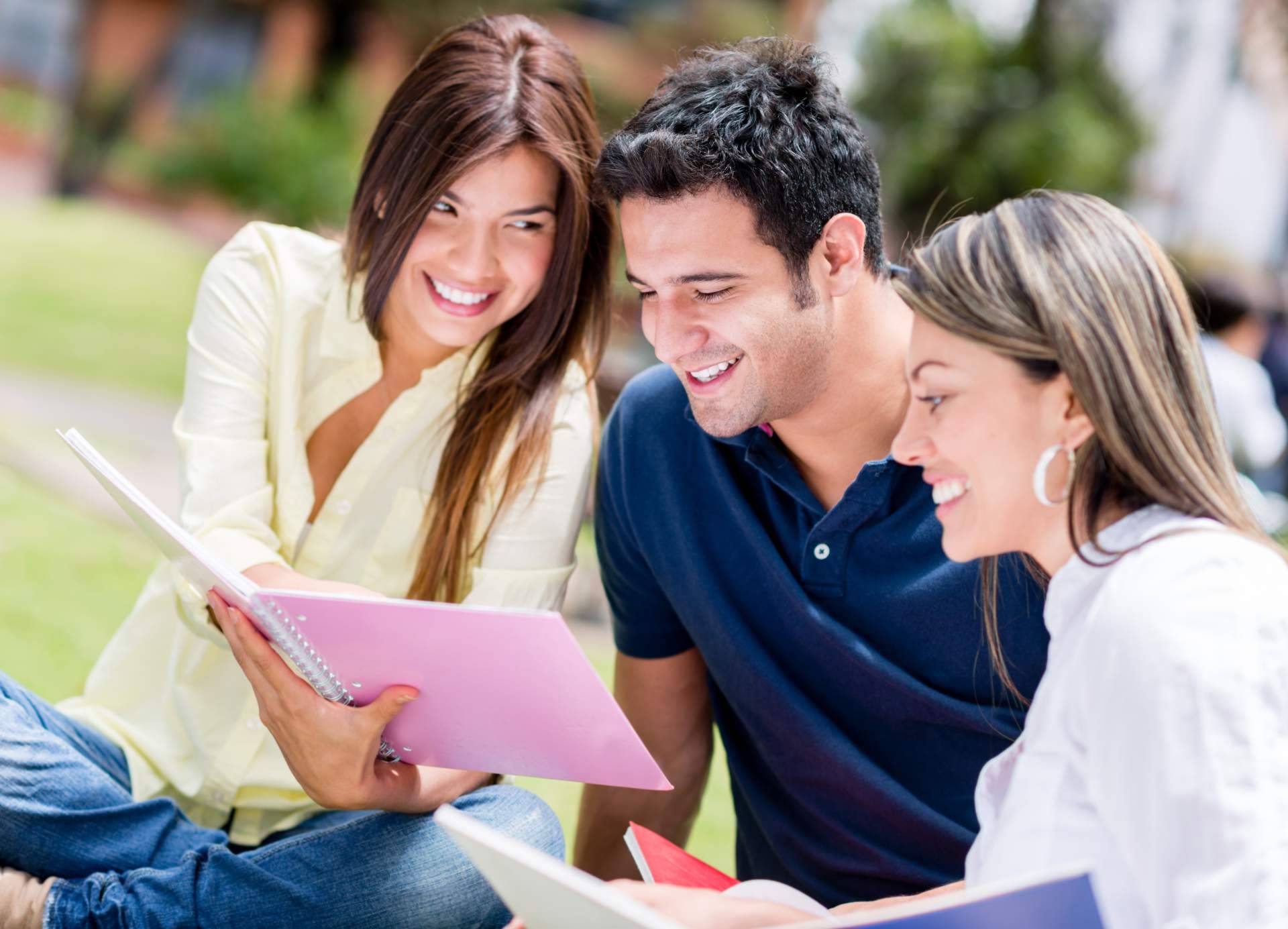 ISEB consolida su alianza académica con UNISEB y una oferta de programas formativos online