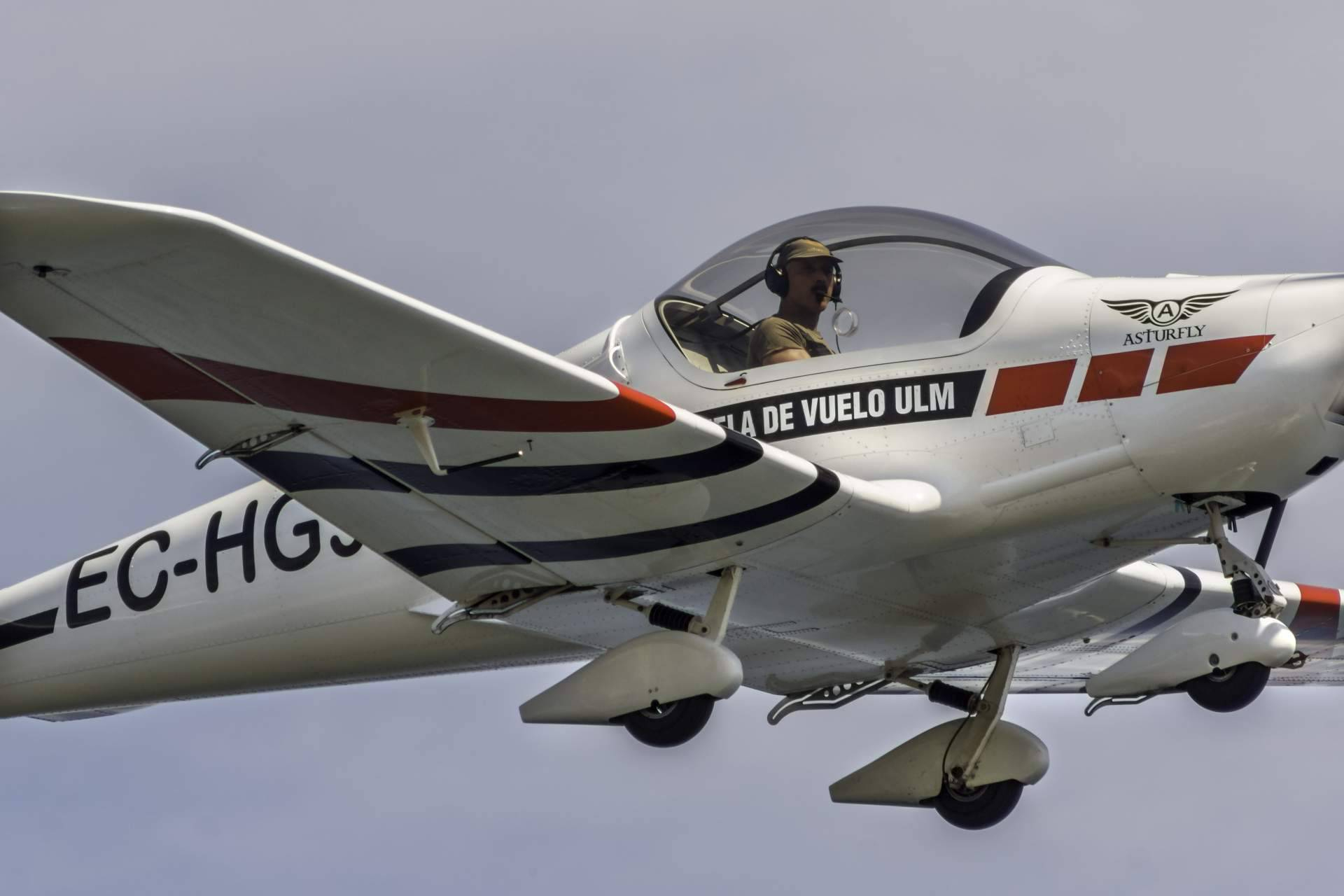 El garaje volador, Asturfly impulsa la construcción de aviones ultraligeros desde su escuela de vuelo