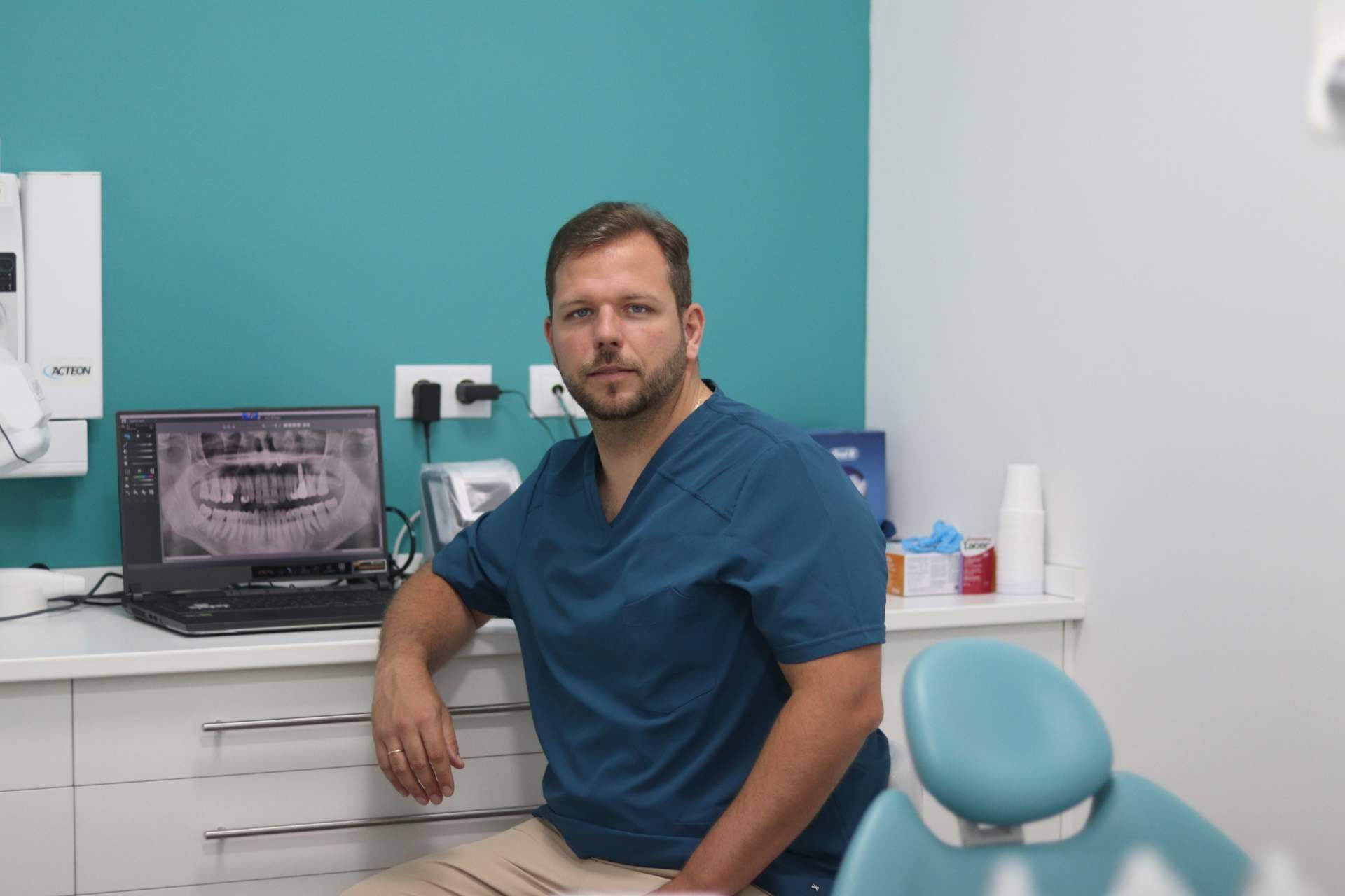 Por qué no todos los implantes dentales son iguales. Qué debería saber un paciente antes de decidir