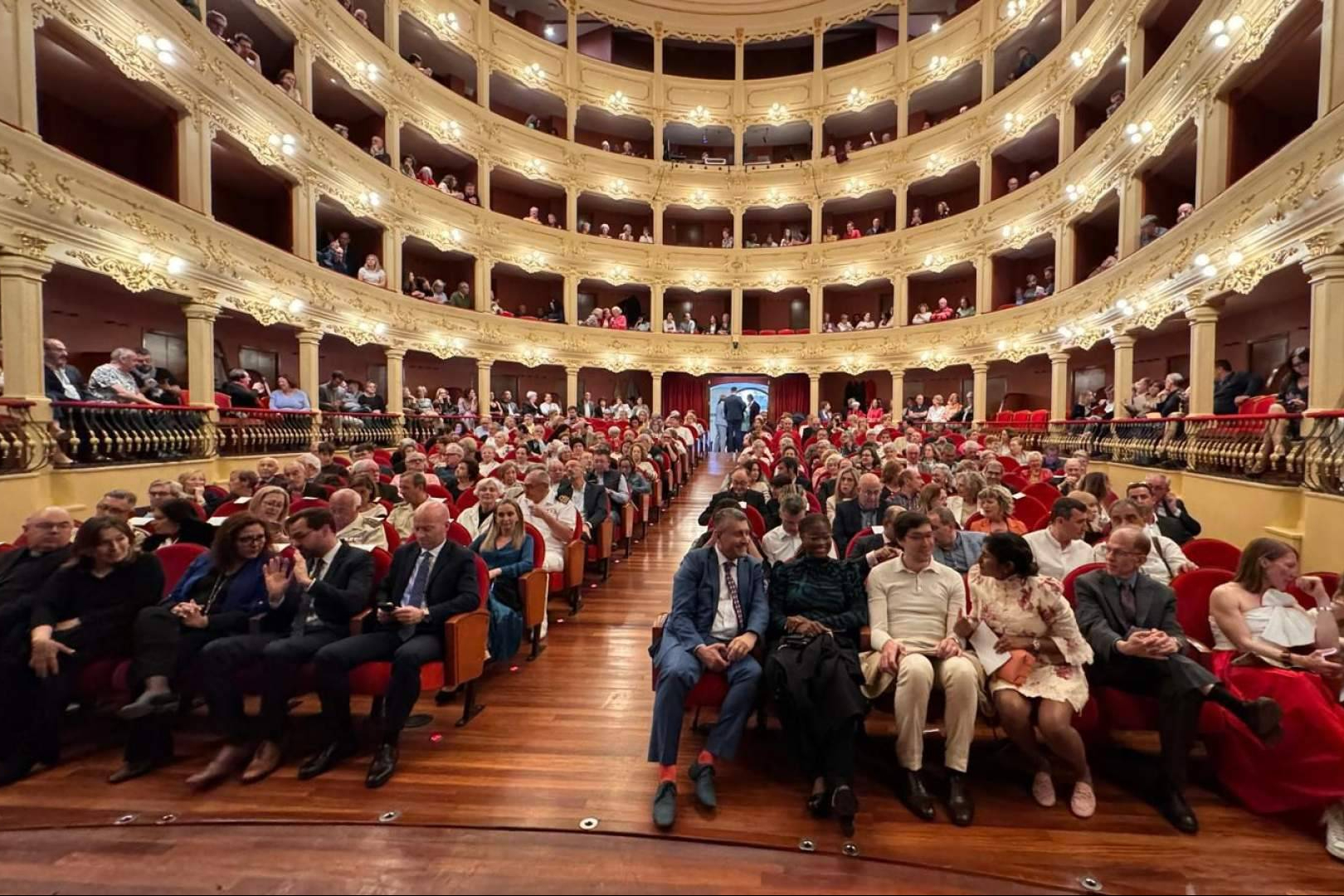 El World Multidiciplinary Pain Forum suma divulgación con el Dr. Abellán y la farmacéutica Piluca Barrau