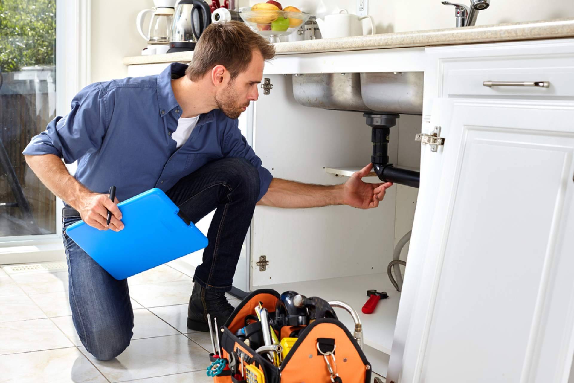 Reparaciones González refuerza su servicio de fontaneros en la provincia de Málaga con atención 24 horas